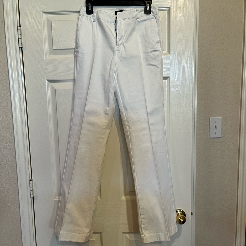 White trouser jeans
Size 4